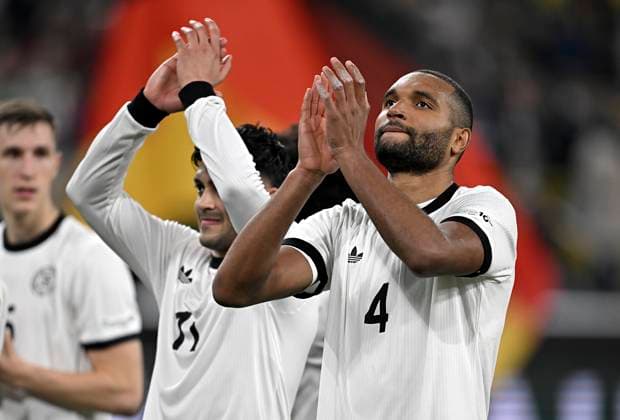 23 03 2025, Football UEFA Nations League 2024 25, quarter-final, Germany Italy, in Dortmund, Signal Iduna Stadion, final cheer Jonathan Tah Germany