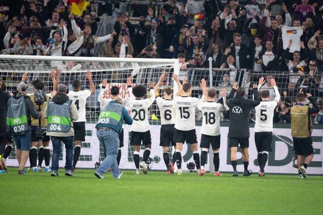 Final cheer Germany, la ola, laola wave, cheer, jubilation, joy, cheers, football UEFA Nations League quarter-final, Round of 8, Germany GER Italy ITA 3 3 on 23 03 2024 at Signal Iduna Park Dortmund,