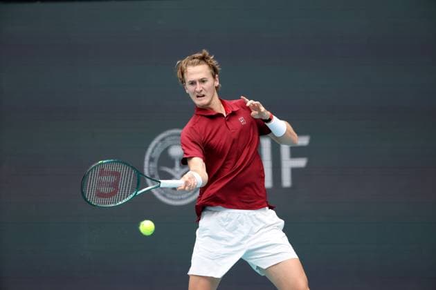 March 23, 2025, Miami Gardens, Florida, United States Of America: MIAMI GARDENS, FLORIDA - MARCH 23: Sebastian Korda of the United States defeats Stefanos Tsitsipas of Greece during Day 6 of the Miami Open at Hard Rock Stadium on March 23, 2025 in Miami Gardens, Florida....People: Sebastian Korda Miami Gardens United States Of America - ZUMAs214 20250323_ada_s214_142 Copyright: xSMGx