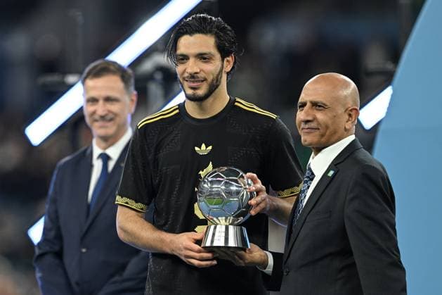 RECORD DATE NOT STATED IV CONCACAF NATIONS LEAGUE 2024-2025 Mexico vs Panama - Final Raul Jimenez Best Players Award of Mexico during the Final match between Mexican national team, Nationalteam (Mexico) and Panama as part Final Four of the Concacaf Nations League 2024-2025 at SoFi Stadium on March 23, 2025 in Inglewood, Los Angeles, California, United States. INGLEWOOD LOS ANGELES CALIFORNIA UNITED STATES  Copyright: xDavidxLeahx 20250323221658_CNL_2025_F_MEX_PAN_JIMENEZ309
