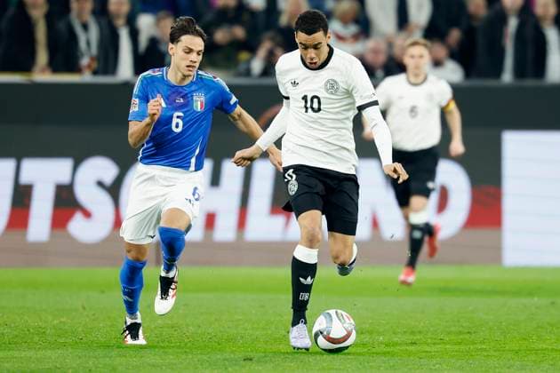 in the picture from l Samuele Ricci Italy, 6 and Jamal Musiala Germany, 10 , 23 03 2025, Soccer, UEFA Nations League, Quarterfinal, Germany Italy, GER, Dortmund, Signal Iduna Park, Copyright: HMBxMedia xHeikoxBecker