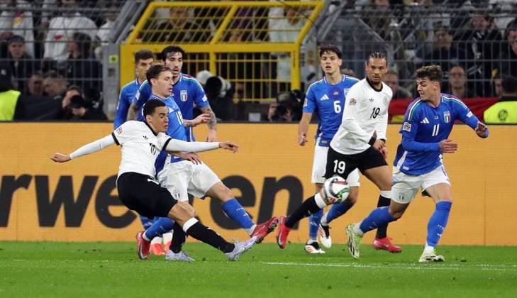 Jamal Musiala shoots, Nicolo Barella, Leroy Sane, Daniel Maldini duel Match scene Action Sport Football Soccer Nations League International match National team DFB Men Season 2024 2025 23 03 2025 Germany GER vs Italy ITA DFL regulations prohibit any use of photographs as image sequences and or quasi video