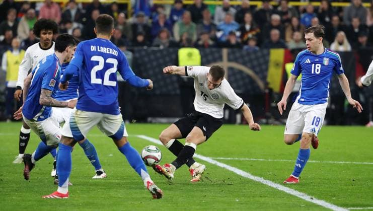 Samuele Ricci, Giovanni Di Lorenzo, Nico Schlotterbeck shoots, Nicolo Barella duel match scene Action Sport Football Soccer Nations League international match national team DFB men season 2024 2025 23 03 2025 Germany GER vs Italy ITA DFL regulations prohibit any use of photographs as image sequences and or quasi video