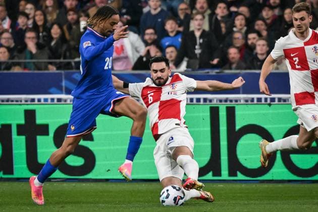 Nations League - France v Croatia - FA French forward Bradley Barcola fights for the ball during the UEFA Nations League football match between France and Croatia at the Stade de France stadium in Saint-Denis, north of Paris on March 23, 2025. Photo by Firas Abdullah ABACAPRESS.COM Metz Lorraine France  Copyright: xAbdullahxFiras ABACAx