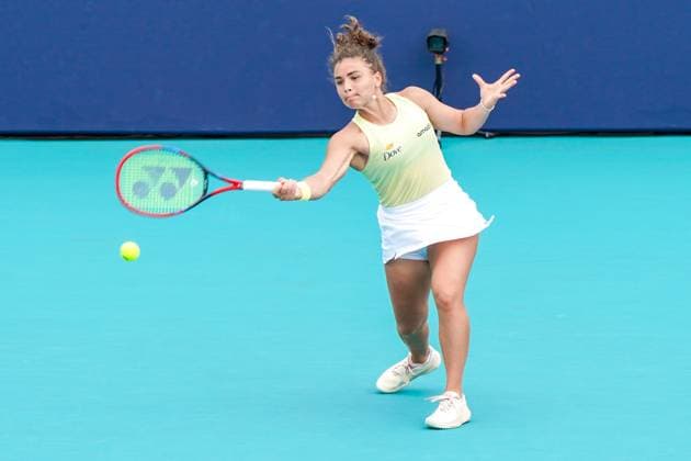 March 24, 2025, Miami, Florida, USA: Jasmine Paolini (ITA) returns a shot to Naomi Osaka (not pictured) during the women s singles fourth round match at the 2025 Miami Open presented by Itau at Hard Rock Stadium. Miami USA - ZUMAw109 20250324_fap_w109_017 Copyright: xDebbyxWongx