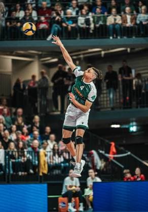 Volleyball Men Season 2024 2025 Volleyball Bundesliga Playoff Quarterfinals Match 1 SVG Lüneburg vs FT 1844 Freiburg 24 03 2025 Kevin Kobrine 4 FT 1844 Freiburg serving Lüneburg LKH Arena Niedersachsen Germany
