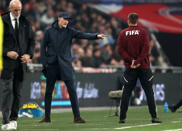 London, England, 24th March 2025. Thomas Tuchel coach of England has words with the fourth official during the FIFA World Cup, WM, Weltmeisterschaft, Fussball European Qualifying match at Wembley Stadium, London. Picture credit should read: David Klein Sportimage EDITORIAL USE ONLY. No use with unauthorised audio, video, data, fixture lists, club league logos or live services. Online in-match use limited to 120 images, no video emulation. No use in betting, games or single club league player publications. SPI_017_DK_England_Latvia SPI-3762-0015