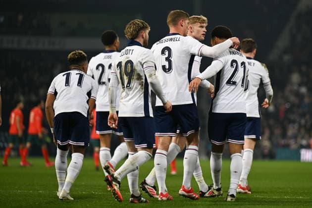 England Under 21 v Portugal U21, U 21 International Friendly, Länderspiel, Nationalmannschaft Ethan Nwaneri of England Under 21 celebrates scoring his team™s second goal to make the score 2-0 during the International Friendly match at The Hawthorns, West Bromwich UK Newspapers OUT Copyright: xMartinxCobbx FIL-21626-0025
