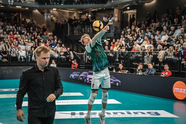 Volleyball Men Season 2024 2025 Volleyball Bundesliga Playoff Quarterfinals Game 1 SVG Lüneburg vs FT 1844 Freiburg 24 03 2025 Anton Jung 8 FT 1844 Freiburg saves the ball Lüneburg LKH Arena Niedersachsen Germany