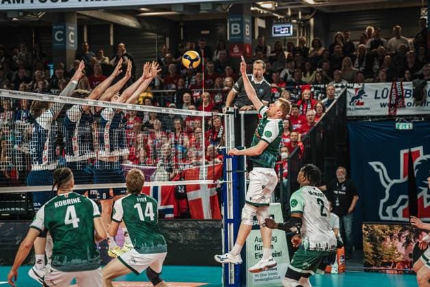 Volleyball Men Season 2024 2025 Volleyball Bundesliga Playoff Quarterfinals Match 1 SVG Lüneburg vs FT 1844 Freiburg 24 03 2025 Yannick Harms 3 FT 1844 Freiburg vs Lüneburg three-man block Lüneburg LKH Arena Niedersachsen Germany