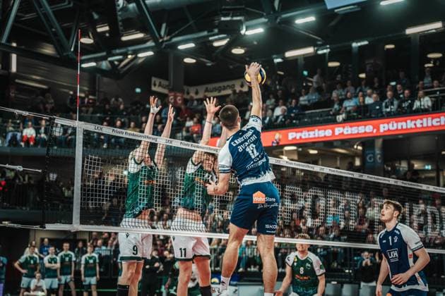 Volleyball Men Season 2024 2025 Volleyball Bundesliga Playoff Quarterfinals Match 1 SVG Lüneburg vs FT 1844 Freiburg 24 03 2025 Cole Sybren Wassenaar Ketrzynski 12 SVG Lüneburg against the block of Fabian Hosch 9 FT 1844 Freiburg and Karl Lennart Klehm 11 FT 1844 Freiburg Lüneburg LKH Arena Niedersachsen Germany