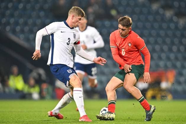 England Under 21 v Portugal U21, U 21 International Friendly, Länderspiel, Nationalmannschaft Joao Marques of Portugal U21 and Charlie Cresswell of England Under 21 during the International Friendly match at The Hawthorns, West Bromwich UK Newspapers OUT Copyright: xMartinxCobbx FIL-21626-0085