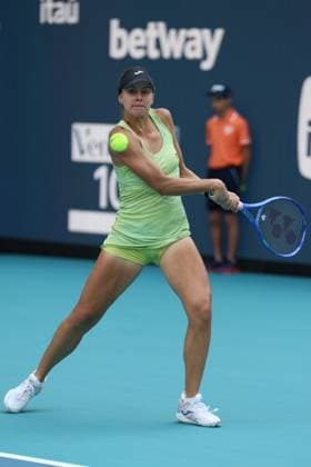 Miami Open 2025 Magda Linette during Miami Open 2025 tennis tournament in Miami USA on 24 March 2025. Miami USA  Copyright: xFotoxOlimpikx originalFilename:jastrzebowski-miamiope250325_npjMJ.jpg