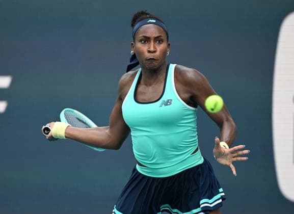 MIAMI GARDENS FL - MARCH 24: Magda Linette Vs Coco Gauff during The Miami Open at Hard Rock Stadium on March 24, 2025 in Miami Gardens, Florida. Copyright: xmpi04x