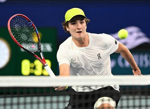 MIAMI GARDENS FL - MARCH 24: Joao Fonseca Vs Alex de Minaur during The Miami Open at Hard Rock Stadium on March 24, 2025 in Miami Gardens, Florida. Copyright: xmpi04x