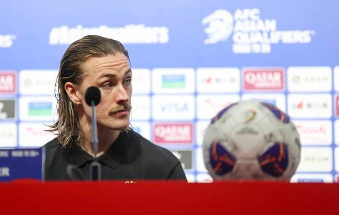 (250325) -- HANGZHOU, March 25, 2025 -- Player Jackson Irvine of Australia attends a press conference, PK, Pressekonferenz after the 2026 FIFA World Cup, WM, Weltmeisterschaft, Fussball Asian Qualifier Group C match between China and Australia in Hangzhou, China, March 25, 2025. ) (SP)CHINA-HANGZHOU-FOOTBALL-FIFA WORLD CUP QUALIFIER-CHINA VS AUSTRALIA-PRESS CONFERENCE (CN) HuxXingyu 