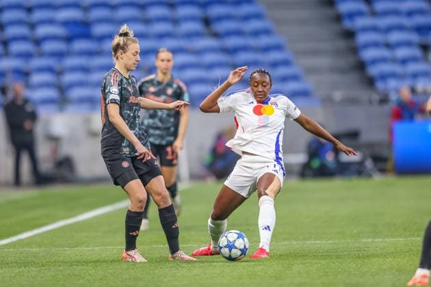 FRA, Lyon, Olympique Lyon vs FC Bayern Munich, WomenÂs Champions League, Football, UEFA, 2024 2025 season, Groupama Stadium, quarter-finals, pictured from l Carolin Simon FC Bayern Munich Women 30 , Kadidiatou Diani Olympique Lyon DFB DFL REGULATIONS PROHIBIT ANY USE OF PHOTOGRAPHS AS IMAGE SEQUENCES AND OR QUASI VIDEO, 26 03 2025, Copyright: HMBxMedia HendrikxHamelau