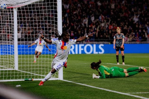 Lyon, France Tabitha Chawinga (22 Olympique Lyonnais) celebrates after scoring during the UEFA Womens Champions League quarter-final game between Olympique Lyonnais and Bayern Munich at Groupama Stadium in Lyon, France. (Pauline Figuet SPP) Copyright: xPaulinexFiguetx xSPPx spp-en-PaFiSp-PF_OLFCB2728