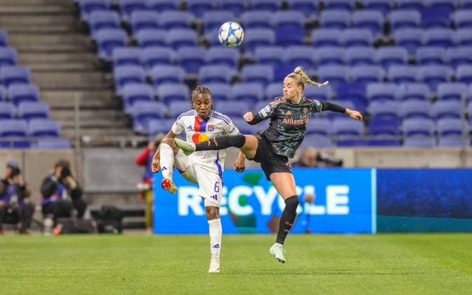 FRA, Lyon, Olympique Lyon vs FC Bayern Munich, WomenÂs Champions League, Football, UEFA, 2024 2025 season, Groupama Stadium, quarter-finals, pictured from l Melchie Dumornay Olympique Lyon 6 , Giulia Gwinn FC Bayern Munich Women 7 DFB DFL REGULATIONS PROHIBIT ANY USE OF PHOTOGRAPHS AS IMAGE SEQUENCES AND OR QUASI VIDEO, 26 03 2025, Copyright: HMBxMedia HendrikxHamelau