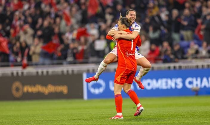 FRA, Lyon, Olympique Lyon vs FC Bayern Munich, WomenÂs Champions League, Football, UEFA, 2024 2025 season, Groupama Stadium, quarter-finals, pictured from left Vanessa Gilles Olympique Lyon 21 celebrates with Christiane Endler Olympique Lyon 1 on reaching the semi-finals DFB DFL REGULATIONS PROHIBIT ANY USE OF PHOTOGRAPHS AS IMAGE SEQUENCES AND OR QUASI VIDEO, 26 03 2025, Copyright: HMBxMedia HendrikxHamelau