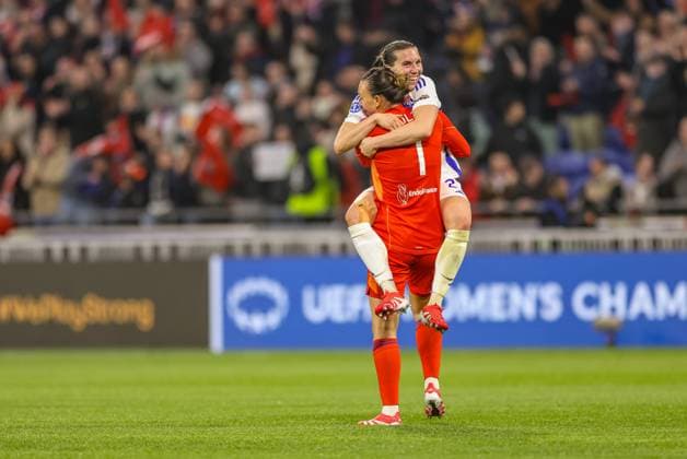 FRA, Lyon, Olympique Lyon vs FC Bayern Munich, WomenÂs Champions League, Football, UEFA, 2024 2025 season, Groupama Stadium, quarter-finals, pictured from left Vanessa Gilles Olympique Lyon 21 celebrates with Christiane Endler Olympique Lyon 1 on reaching the semi-finals DFB DFL REGULATIONS PROHIBIT ANY USE OF PHOTOGRAPHS AS IMAGE SEQUENCES AND OR QUASI VIDEO, 26 03 2025, Copyright: HMBxMedia HendrikxHamelau