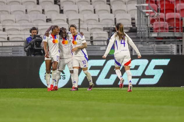 FRA, Lyon, Olympique Lyon vs FC Bayern Munich, WomenÂs Champions League, Football, UEFA, 2024 2025 season, Groupama Stadium, quarter-final, in the picture Olympique Lyon celebrates the goal to 2 1 DFB DFL REGULATIONS PROHIBIT ANY USE OF PHOTOGRAPHS AS IMAGE SEQUENCES AND OR QUASI VIDEO, 26 03 2025, Copyright: HMBxMedia HendrikxHamelau