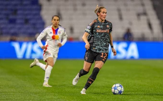 FRA, Lyon, Olympique Lyon vs FC Bayern Munich, WomenÂs Champions League, Football, UEFA, 2024 2025 season, Groupama Stadium, quarter-finals, pictured from l Sydney Lohmann FC Bayern Munich Women 12 DFB DFL REGULATIONS PROHIBIT ANY USE OF PHOTOGRAPHS AS IMAGE SEQUENCES AND OR QUASI VIDEO, 26 03 2025, Copyright: HMBxMedia HendrikxHamelau