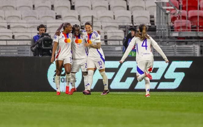 FRA, Lyon, Olympique Lyon vs FC Bayern Munich, WomenÂs Champions League, Football, UEFA, 2024 2025 season, Groupama Stadium, quarter-final, in the picture Olympique Lyon celebrates the goal to 2 1 DFB DFL REGULATIONS PROHIBIT ANY USE OF PHOTOGRAPHS AS IMAGE SEQUENCES AND OR QUASI VIDEO, 26 03 2025, Copyright: HMBxMedia HendrikxHamelau