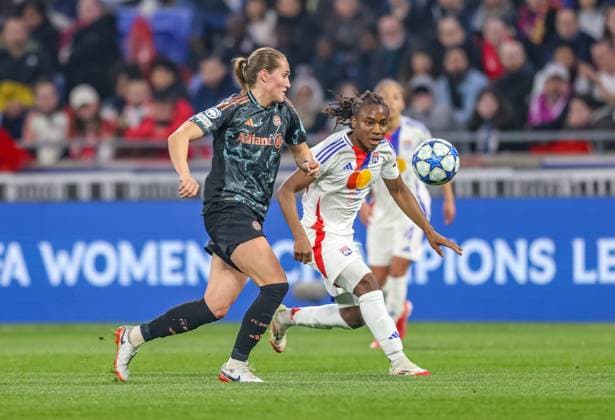 FRA, Lyon, Olympique Lyon vs FC Bayern Munich, WomenÂs Champions League, Football, UEFA, 2024 2025 season, Groupama Stadium, quarter-finals, pictured from l Sydney Lohmann FC Bayern Munich Women 12 , Melchie Dumornay Olympique Lyon 6 DFB DFL REGULATIONS PROHIBIT ANY USE OF PHOTOGRAPHS AS IMAGE SEQUENCES AND OR QUASI VIDEO, 26 03 2025, Copyright: HMBxMedia HendrikxHamelau