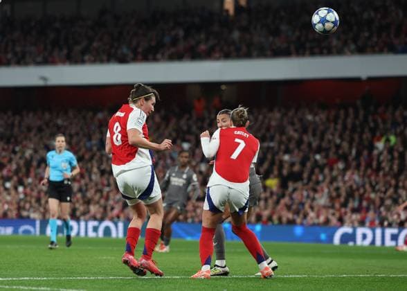 London, England, 26th March 2025. Mariona Caldentey of Arsenal heads the ball towards goal but fails to score during the UEFA Womens Champions League match at the Emirates Stadium, London. Picture credit should read: Paul Terry Sportimage EDITORIAL USE ONLY. No use with unauthorised audio, video, data, fixture lists, club league logos or live services. Online in-match use limited to 120 images, no video emulation. No use in betting, games or single club league player publications. SPI_012_PT_Arsenal_w_Real_Madrid_w SPI-3768-0012