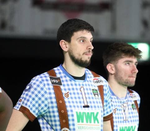 from left Djorde ILIC Herrsching , Jannes WIESNER Herrsching , after the defeat, He Volleyballl, Bundesliga, 2024 25, 26 03 25, playoff quarterfinal, second game, WWK Volleys Herrsching vs Heilios GRIZZLYS Giesen, BMW Park, Munich, Copyright: WolfgangxFehrmann