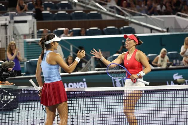 March 26, 2025, Miami Gardens, Florida, United States Of America: MIAMI GARDENS, FLORIDA - MARCH 26: Jessica Pegula of the United States defeats Emma Raducanu of Great Britain in the quarter-final on Day 9 of the Miami Open at Hard Rock Stadium on March 26, 2025 in Miami Gardens, Florida...People: Jessica Pegula Miami Gardens United States Of America - ZUMAs214 20250326_ada_s214_062 Copyright: xSMGx