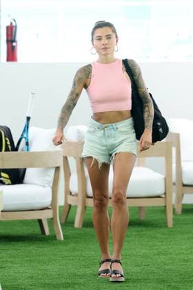 March 26, 2025, Miami Gardens, Florida, United States Of America: MIAMI GARDENS, FLORIDA - MARCH 26: Alexander ZverevÃ¢â‚¬â ¢s German model and actress girlfriend Sophia Thomalla is seen during Day 9 of the Miami Open at Hard Rock Stadium on March 26, 2025 in Miami Gardens, Florida...People: Sophia Thomalla Miami Gardens United States Of America - ZUMAs214 20250326_ada_s214_226 Copyright: xSMGx