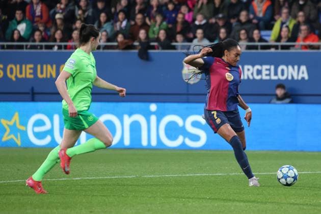 Goal to 1 0 for Barcelona Salma Paralluelo Barcelona 7 , ESP, FC Barcelona VfL Wolfsburg, Football, Womens Champions League, quarter-final, second leg, 2024 2025 season, 27 03 2025 ESP, FC Barcelona VfL Wolfsburg, Football, Womens Champions League, quarter-final, second leg, 2024 2025 season, 27 03 2025 Barcelona Copyright: xEibner-Pressefoto JoergxNiebergax EP_JNL