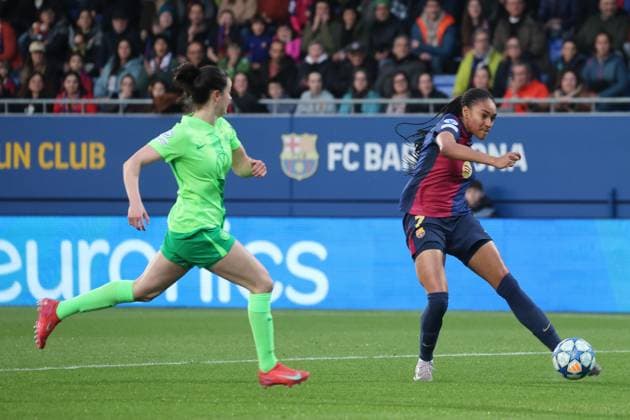 Goal to 1 0 for Barcelona Salma Paralluelo Barcelona 7 , ESP, FC Barcelona VfL Wolfsburg, Football, Womens Champions League, quarter-final, second leg, 2024 2025 season, 27 03 2025 ESP, FC Barcelona VfL Wolfsburg, Football, Womens Champions League, quarter-final, second leg, 2024 2025 season, 27 03 2025 Barcelona Copyright: xEibner-Pressefoto JoergxNiebergax EP_JNL