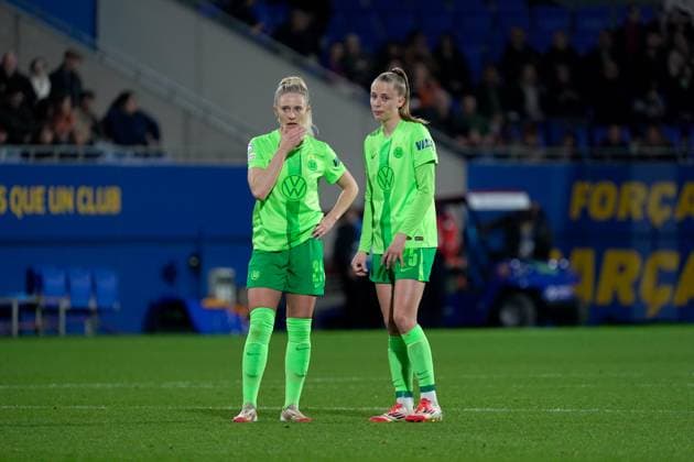 Barcelona, Spain, March 27th 2025 Rebeka Blomqvist and Vivien Endemann during the UEFA Women s Champions League match between FC Barcelona, Barca and VfL Wolfsburg at Johan Cruyff Stadium in Barcelona, Spain (Andres Lopez Sheridan SPP) Copyright: xAndresxLopezxSheridanxx xSPPx spp-en-AnLoShSp-ALS_BCN-WLF-28