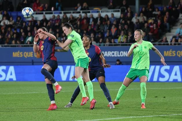 Ewa Pajor Barcelona 17 , Janina Minge Wolfsburg 6 , ESP, FC Barcelona VfL Wolfsburg, Football, Womens Champions League, quarter-finals, second leg, 2024 2025 season, 27 03 2025 ESP, FC Barcelona VfL Wolfsburg, Football, Womens Champions League, quarter-finals, second leg, 2024 2025 season, 27 03 2025 Barcelona Copyright: xEibner-Pressefoto JoergxNiebergax EP_JNL