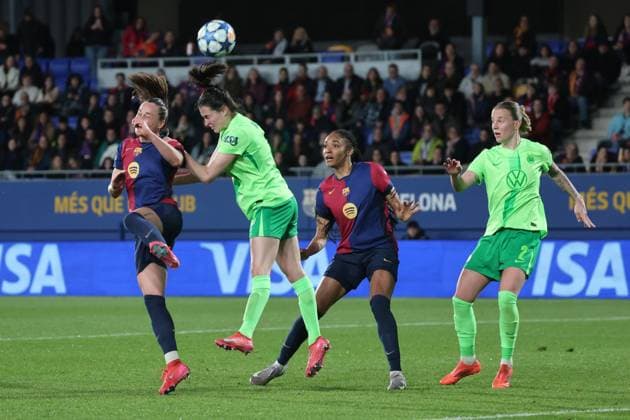 Ewa Pajor Barcelona 17 , Janina Minge Wolfsburg 6 , ESP, FC Barcelona VfL Wolfsburg, Football, Womens Champions League, quarter-finals, second leg, 2024 2025 season, 27 03 2025 ESP, FC Barcelona VfL Wolfsburg, Football, Womens Champions League, quarter-finals, second leg, 2024 2025 season, 27 03 2025 Barcelona Copyright: xEibner-Pressefoto JoergxNiebergax EP_JNL