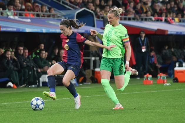 Aitana Bonmati Barcelona 14 , Alexandra Popp Wolfsburg 11 , ESP, FC Barcelona VfL Wolfsburg, Football, Womens Champions League, quarter-finals, second leg, 2024 2025 season, 27 03 2025 ESP, FC Barcelona VfL Wolfsburg, Football, Womens Champions League, quarter-finals, second leg, 2024 2025 season, 27 03 2025 Barcelona Copyright: xEibner-Pressefoto JoergxNiebergax EP_JNL