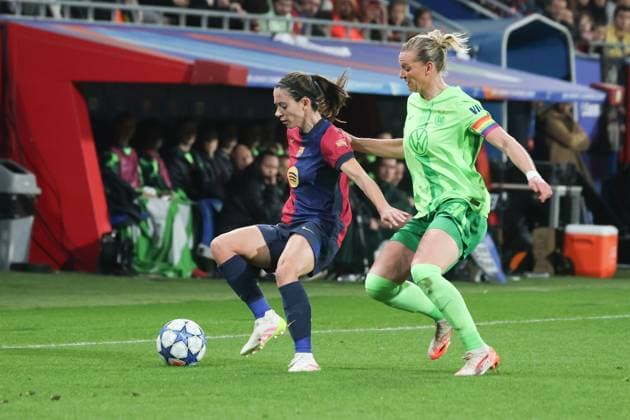 Aitana Bonmati Barcelona 14 , Alexandra Popp Wolfsburg 11 , ESP, FC Barcelona VfL Wolfsburg, Football, Womens Champions League, quarter-finals, second leg, 2024 2025 season, 27 03 2025 ESP, FC Barcelona VfL Wolfsburg, Football, Womens Champions League, quarter-finals, second leg, 2024 2025 season, 27 03 2025 Barcelona Copyright: xEibner-Pressefoto JoergxNiebergax EP_JNL