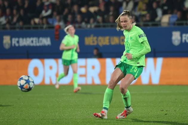 Vivien Endemann Wolfsburg 25 , ESP, FC Barcelona VfL Wolfsburg, football, Womens Champions League, quarter-finals, second leg, 2024 2025 season, 27 03 2025 ESP, FC Barcelona VfL Wolfsburg, football, Womens Champions League, quarter-finals, second leg, 2024 2025 season, 27 03 2025 Barcelona Copyright: xEibner-Pressefoto JoergxNiebergax EP_JNL