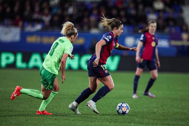 FC Barcelona, Barca Vs Vfl Wolfsburg - Womens UEFA Champions League 2024 25 Quarter - Final Alexia Putellas of FC Barcelona controls the ball while being defended by Lena Lattwein of VFL Wolfsburg during the Women s UEFA Champions League 2024 25 Quarter-final match between FC Barcelona and VFL Wolfsburg at Johan Cruyff Stadium in Barcelona, Spain, on March 27, 2025. Sant Joan Despi Spain  Copyright: xGongorax originalFilename:bonilla-fcbarcel250327_npWHQ.jpg