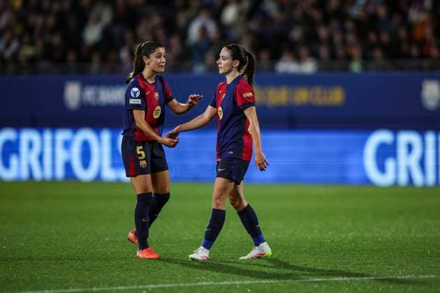 FC Barcelona, Barca Vs Vfl Wolfsburg - Womens UEFA Champions League 2024 25 Quarter - Final Jana Fernandez of FC Barcelona talks with Aitana Bonmati of FC Barcelona during the Women s UEFA Champions League 2024 25 Quarter-final match between FC Barcelona and Vfl Wolfsburg at Johan Cruyff Stadium in Barcelona, Spain, on March 27, 2025. Sant Joan Despi Spain  Copyright: xGongorax originalFilename:bonilla-fcbarcel250327_npxCo.jpg