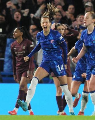 Football - 2024 2025 UEFA Women™s Champions League - Quarter-Final - Second Leg - Chelsea vs Manchester City - Stamford Bridge - Thursday 27th March 2025. Nathalie Bjorn of Chelsea celebrates scoring goal no 2 