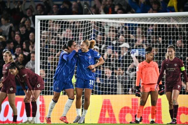 LONDON, ENGLAND - MARCH 27: Mayra Ramirez celebrate with Lauren James after scoring goal for 3-0 during the UEFA Women s Champions League Quarter Finals Second Leg match between Chelsea FC and Manchester City on March 27, 2025 in London, England. Photo Sebastian Frej Chelsea FC v Manchester City - UEFA Women s Champions League Quarter Finals Second Leg Copyright: xSebastianxFrejx