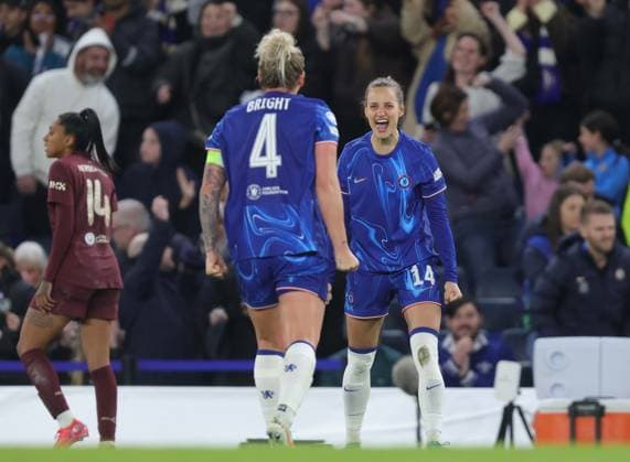 . - Chelsea Women v Manchester City Women, UEFA Women s Champions League, Quarter Finals, 2nd Leg, Second Leg, Stamford Bridge Stadium, London, UK - 27th March 2025. Daniel Weir Crystal Pix Nathalie Bjorn of Chelsea Women punches the air in delight as she celebrates the victory at the full time whistle. - Chelsea Women v Manchester City Women, UEFA Women s Champions League, Quarter Finals, 2nd Leg, Second Leg, Stamford Bridge Stadium, London, UK - 27th March 2025. Daniel Weir Crystal Pix London Stamford Bridge Stadium UK Copyright: xDanielxWeirx CP_Chelsea_Women_Manchester_City_Women_33