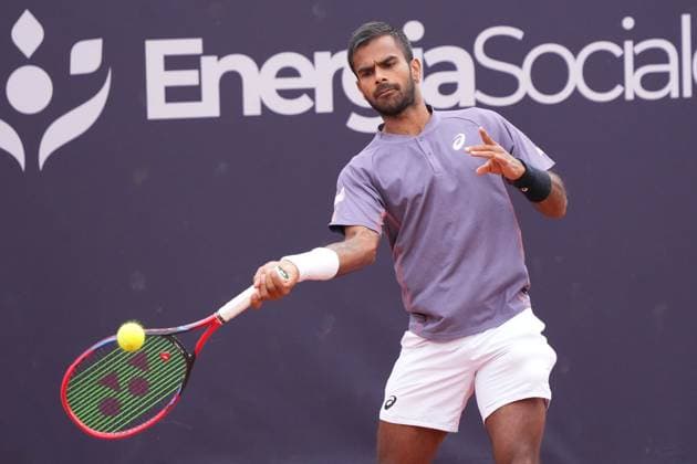 NAPLES, ITALY - MARCH 27 :Sumit Nagal during the ATP, Tennis Herren Challenger Tour match between Sumit Nagal (India )and Luciano Darderi (Italy)on March 27, 2025 in Naples, Italy Copyright: xFOTOAGENZIAx