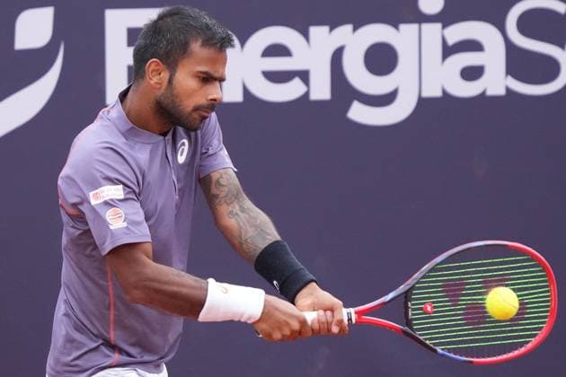 NAPLES, ITALY - MARCH 27 :Sumit Nagal during the ATP, Tennis Herren Challenger Tour match between Sumit Nagal (India )and Luciano Darderi (Italy)on March 27, 2025 in Naples, Italy Copyright: xFOTOAGENZIAx