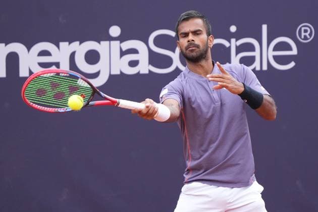 NAPLES, ITALY - MARCH 27 :Sumit Nagal during the ATP, Tennis Herren Challenger Tour match between Sumit Nagal (India )and Luciano Darderi (Italy)on March 27, 2025 in Naples, Italy Copyright: xFOTOAGENZIAx