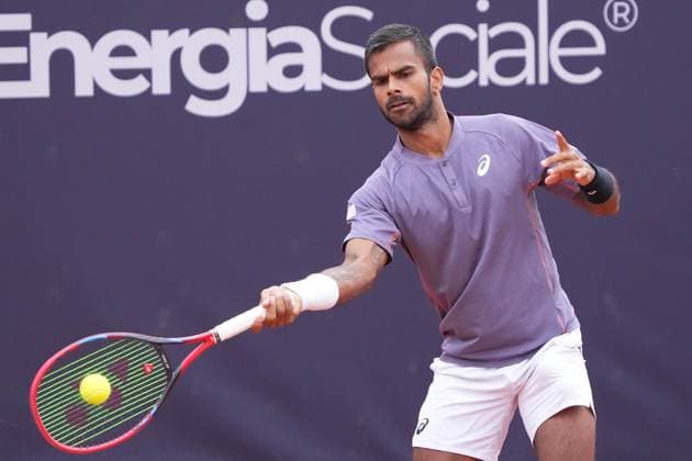 NAPLES, ITALY - MARCH 27 :Sumit Nagal during the ATP, Tennis Herren Challenger Tour match between Sumit Nagal (India )and Luciano Darderi (Italy)on March 27, 2025 in Naples, Italy Copyright: xFOTOAGENZIAx